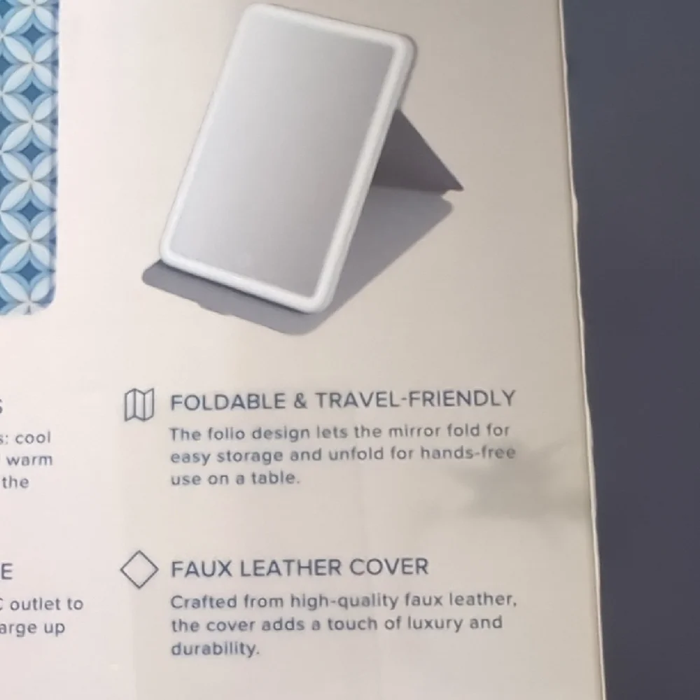 Impressions Geo Diamond Touch Pad Folio - Blue and White
